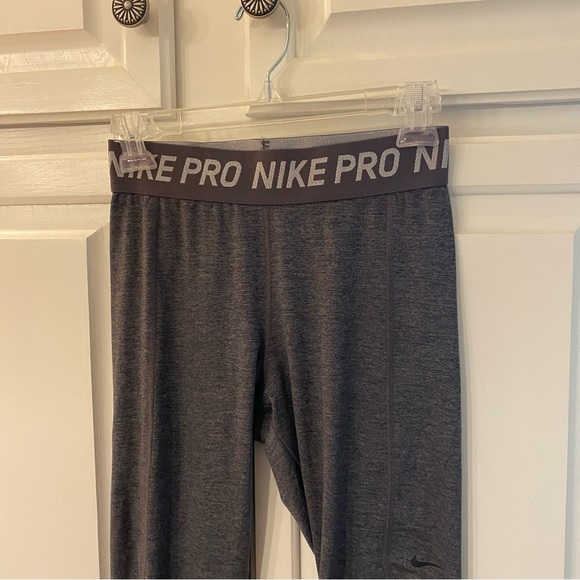 Nike Pro Leggings size small - Picture 6 of 7